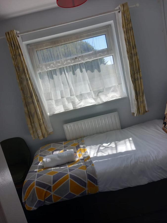 Penllech House - Huku Kwetu Notts - 3 Bedroom Spacious Lovely And Cosy With A Free Parking- Affordable And Suitable To Group Business Travellers Nottingham Exterior foto