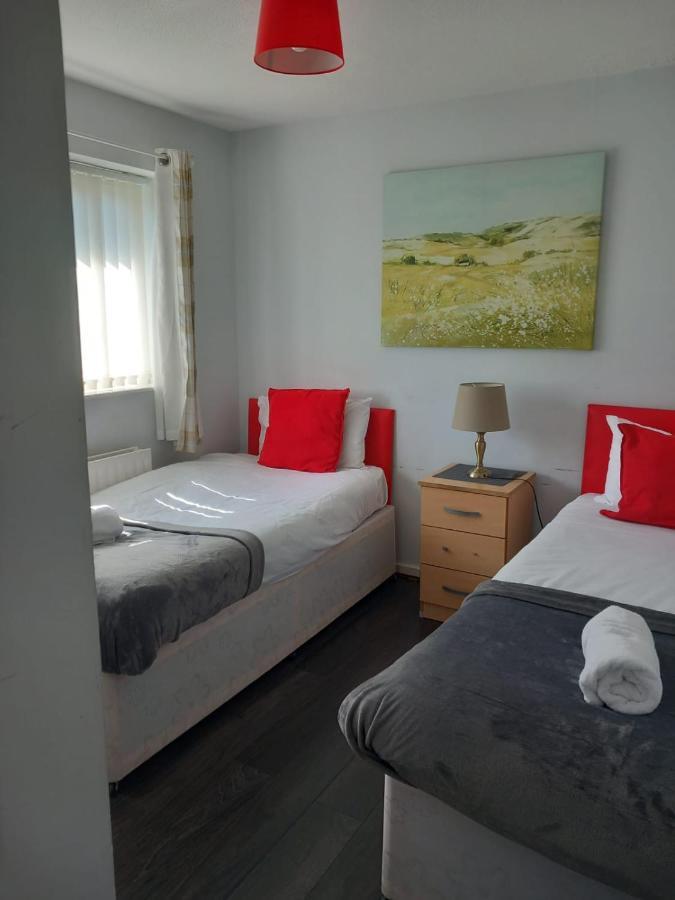 Penllech House - Huku Kwetu Notts - 3 Bedroom Spacious Lovely And Cosy With A Free Parking- Affordable And Suitable To Group Business Travellers Nottingham Exterior foto