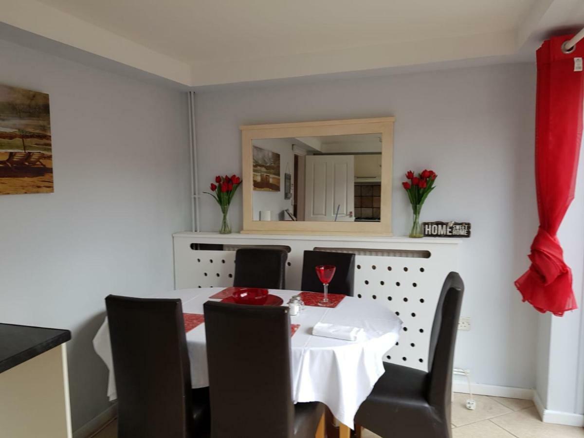 Penllech House - Huku Kwetu Notts - 3 Bedroom Spacious Lovely And Cosy With A Free Parking- Affordable And Suitable To Group Business Travellers Nottingham Exterior foto